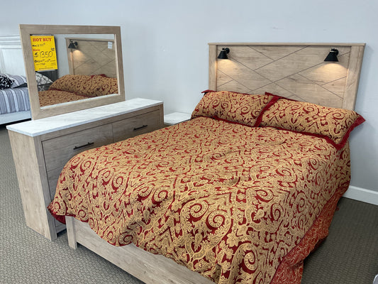 Used Senniberg Queen Bedroom Set Ashley Furniture