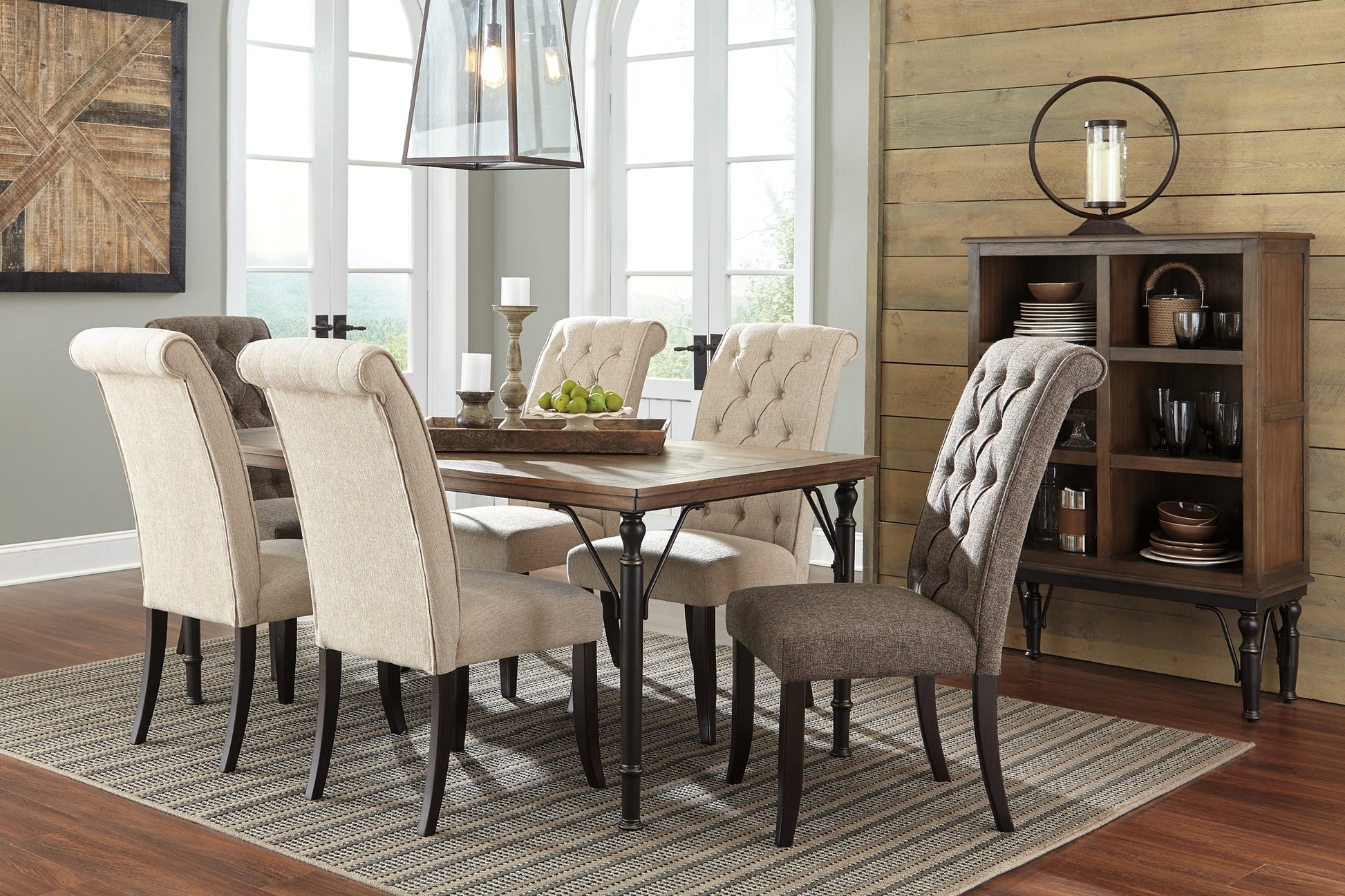 Tripton Dining UPH Side Chair (2/CN) Signature Design by Ashley®