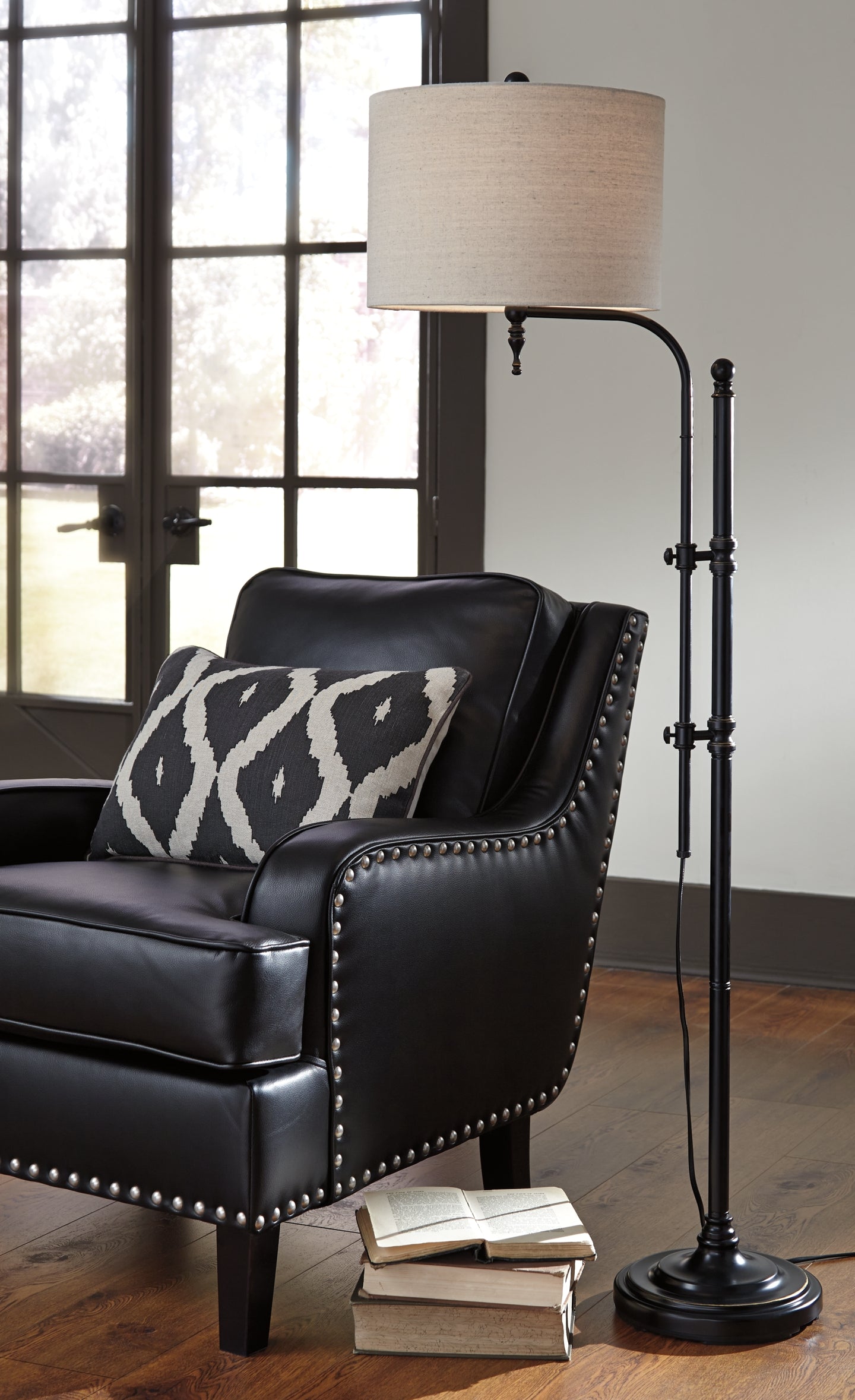 Anemoon Metal Floor Lamp (1/CN) Signature Design by Ashley®