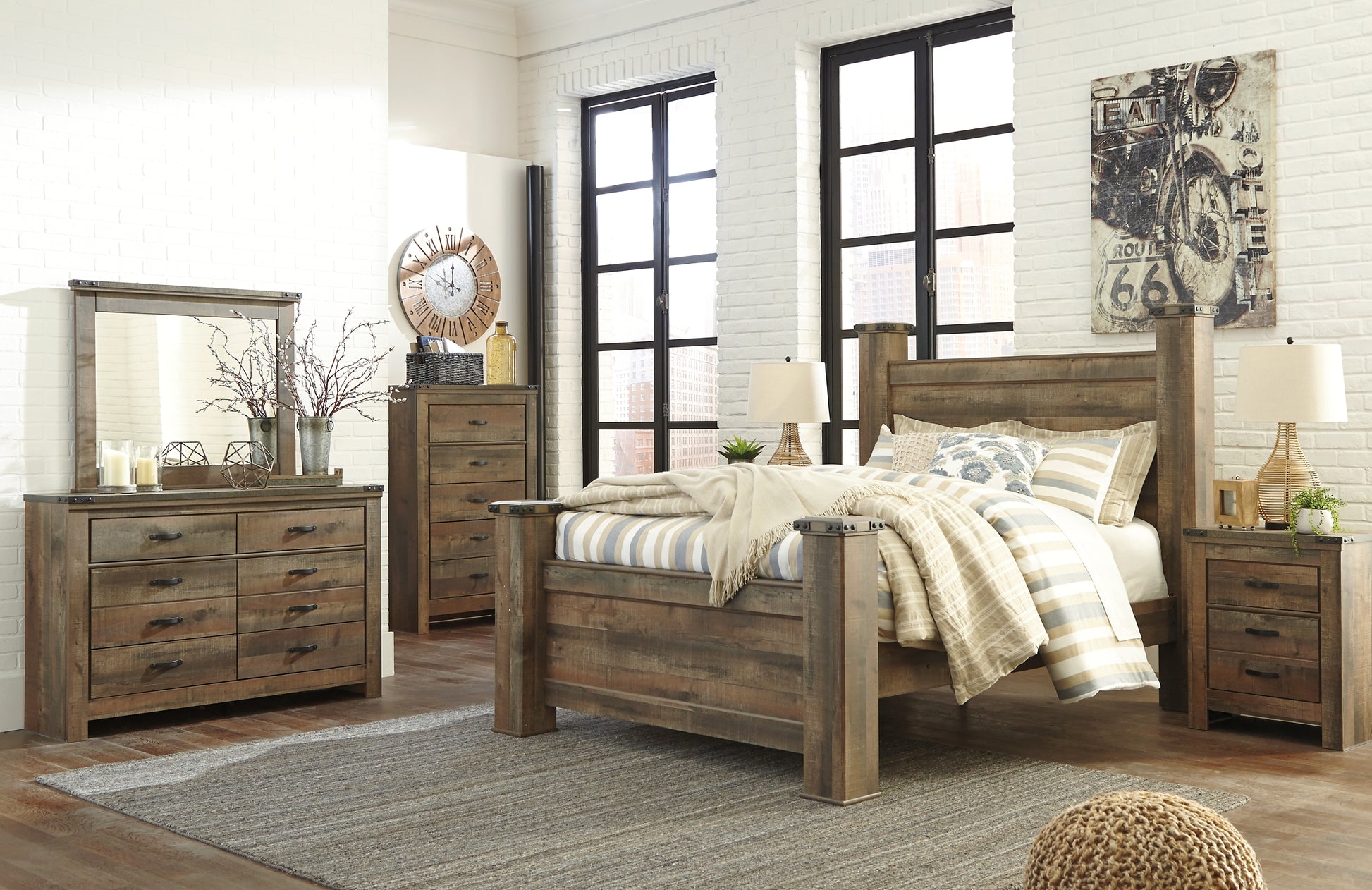 Trinell  Poster Bed Signature Design by Ashley®