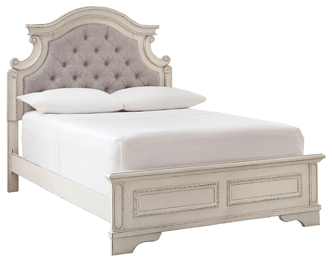 Realyn  Upholstered Panel Bed Signature Design by Ashley®