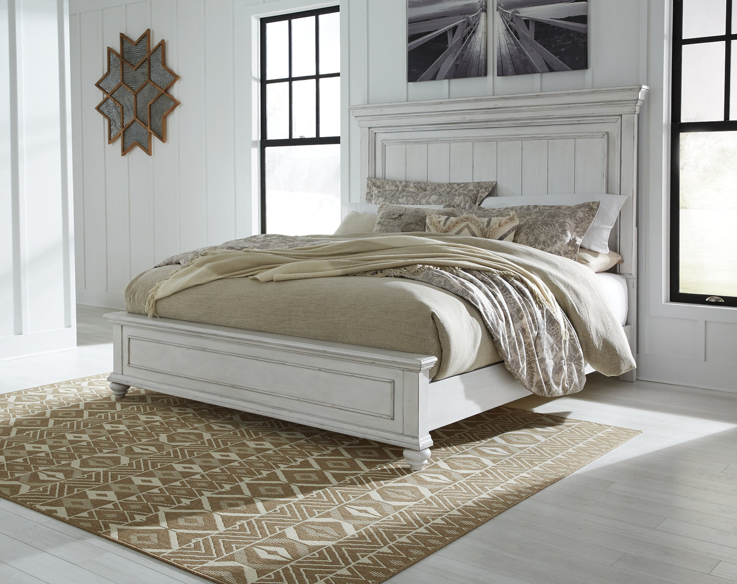 Kanwyn  Panel Bed Benchcraft®