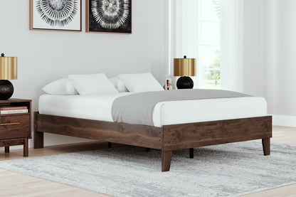 Calverson  Platform Bed Signature Design by Ashley®