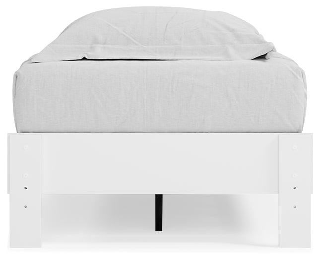 Piperton  Platform Bed Signature Design by Ashley®