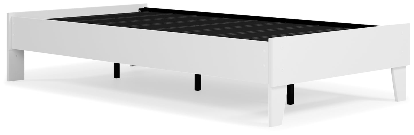 Piperton  Platform Bed Signature Design by Ashley®