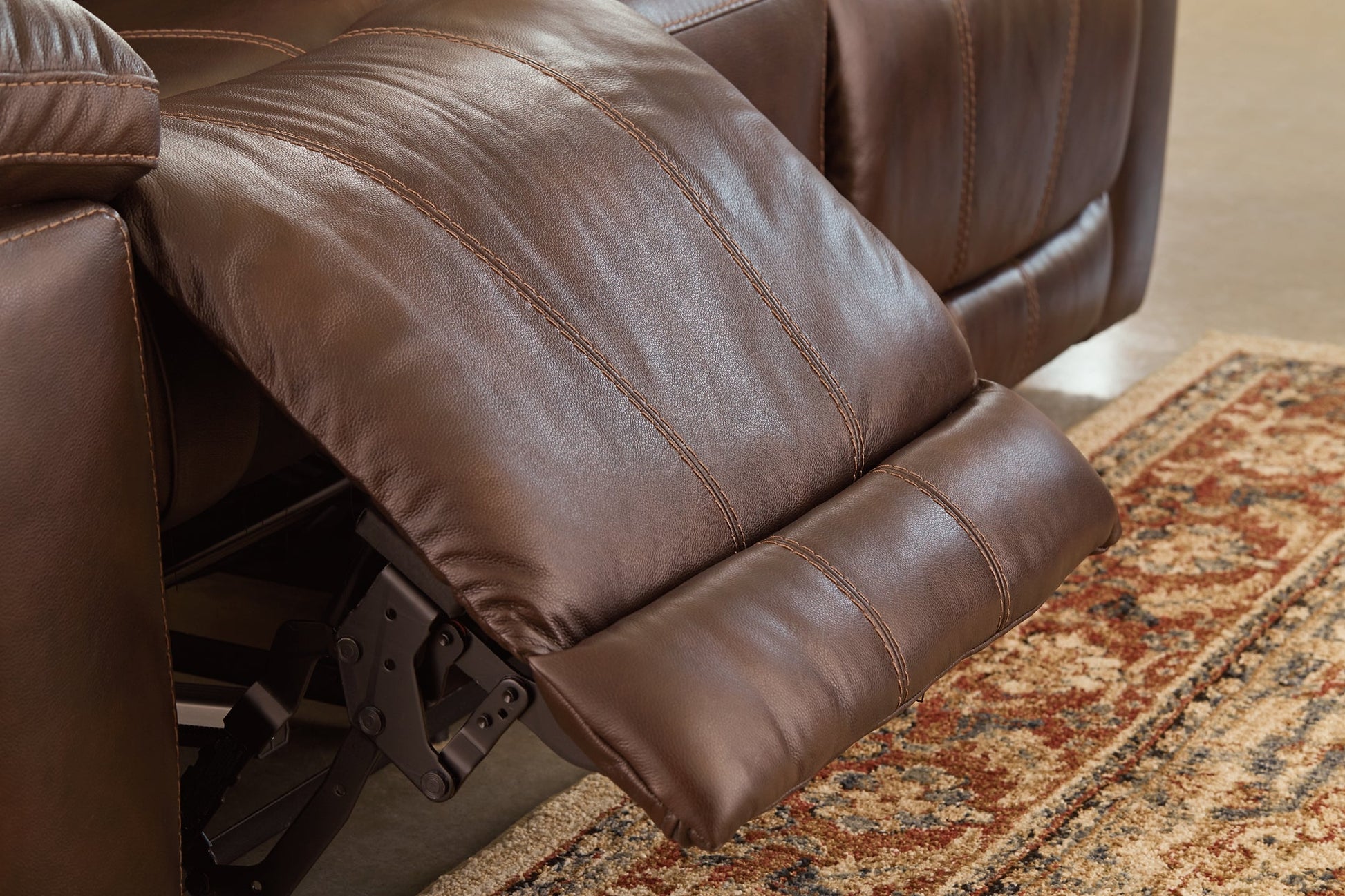 Edmar PWR Recliner/ADJ Headrest Signature Design by Ashley®