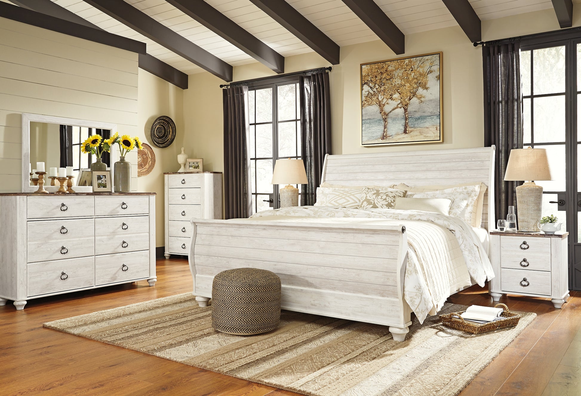 Willowton  Sleigh Bed With Mirrored Dresser, Chest And Nightstand Signature Design by Ashley®