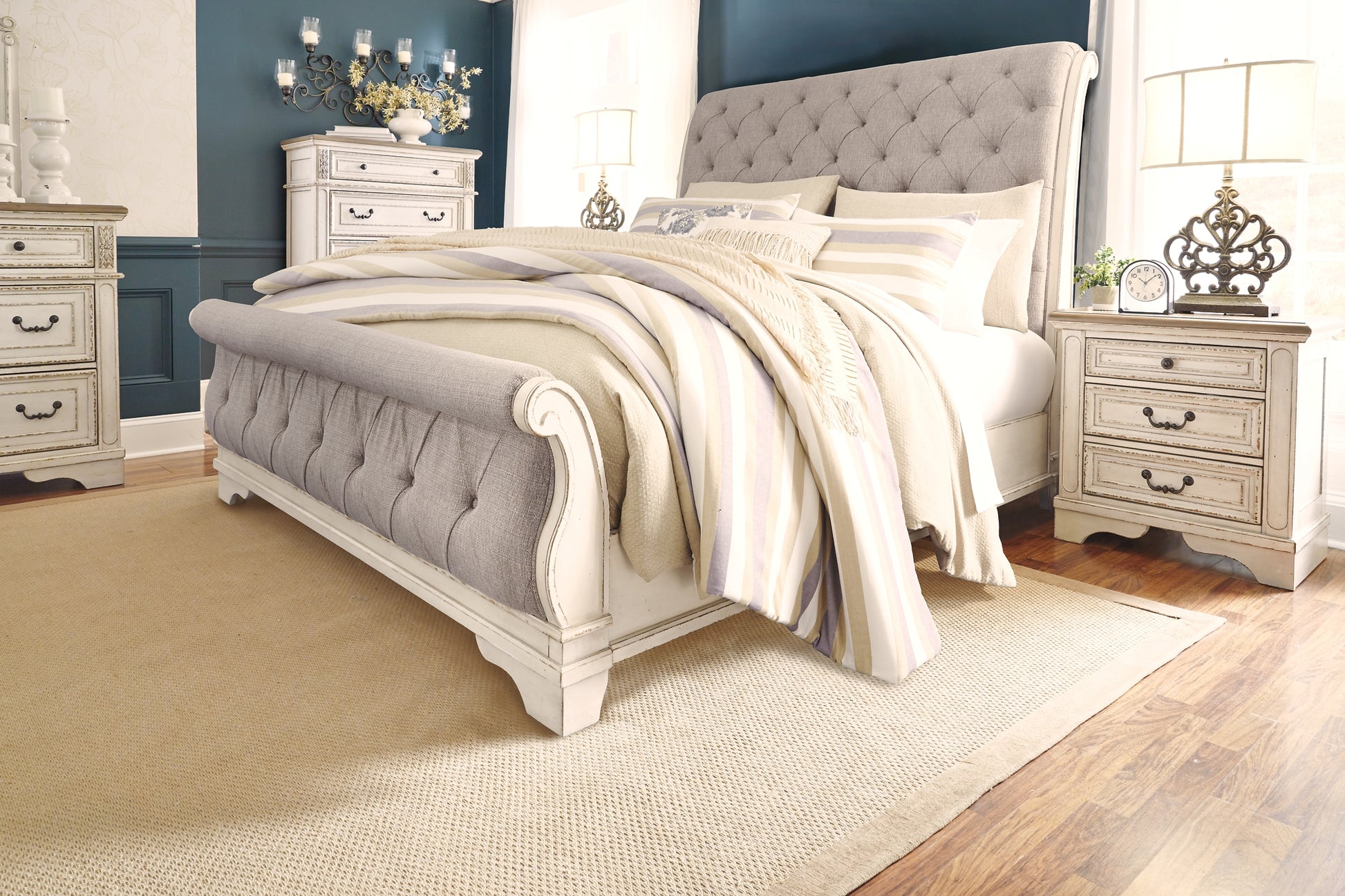 Realyn  Sleigh Bed Signature Design by Ashley®