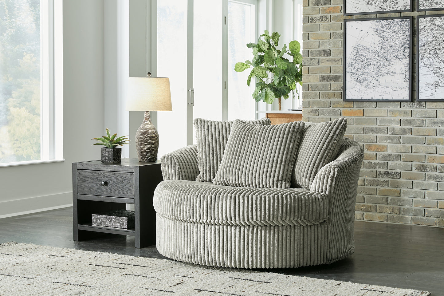 Lindyn Oversized Swivel Accent Chair Signature Design by Ashley®