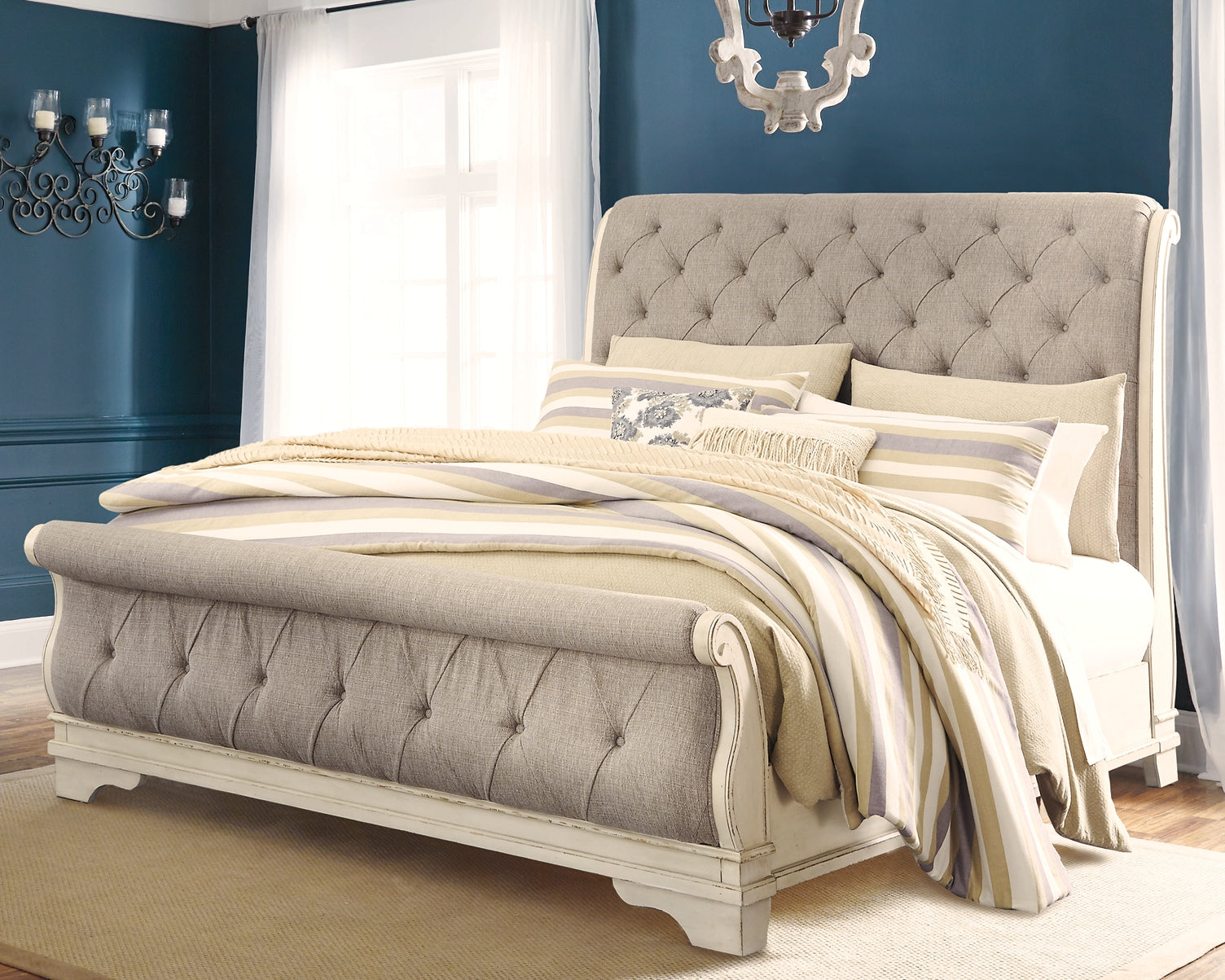 Realyn  Sleigh Bed With Mirrored Dresser And 2 Nightstands Signature Design by Ashley®