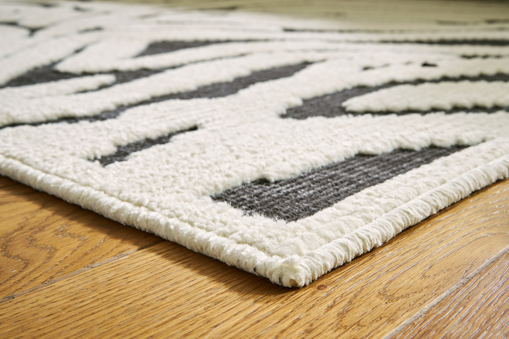 Thomwith Washable Medium Rug Signature Design by Ashley®