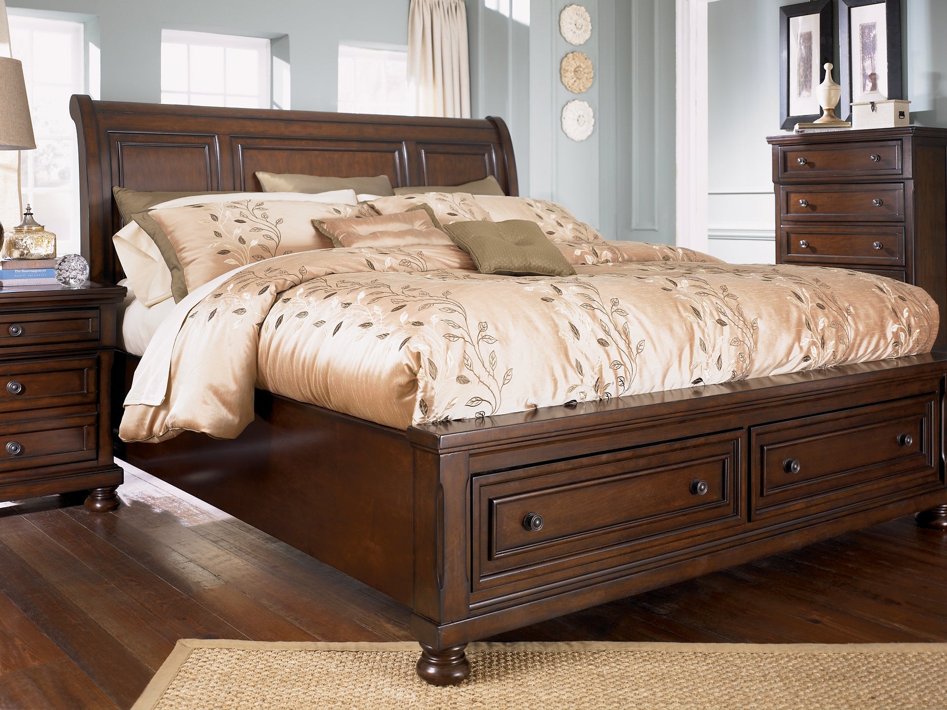 Robbinsdale  Sleigh Bed With Storage Signature Design by Ashley®