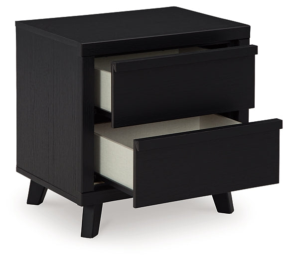 Danziar King Panel Bed with Mirrored Dresser and 2 Nightstands Signature Design by Ashley®