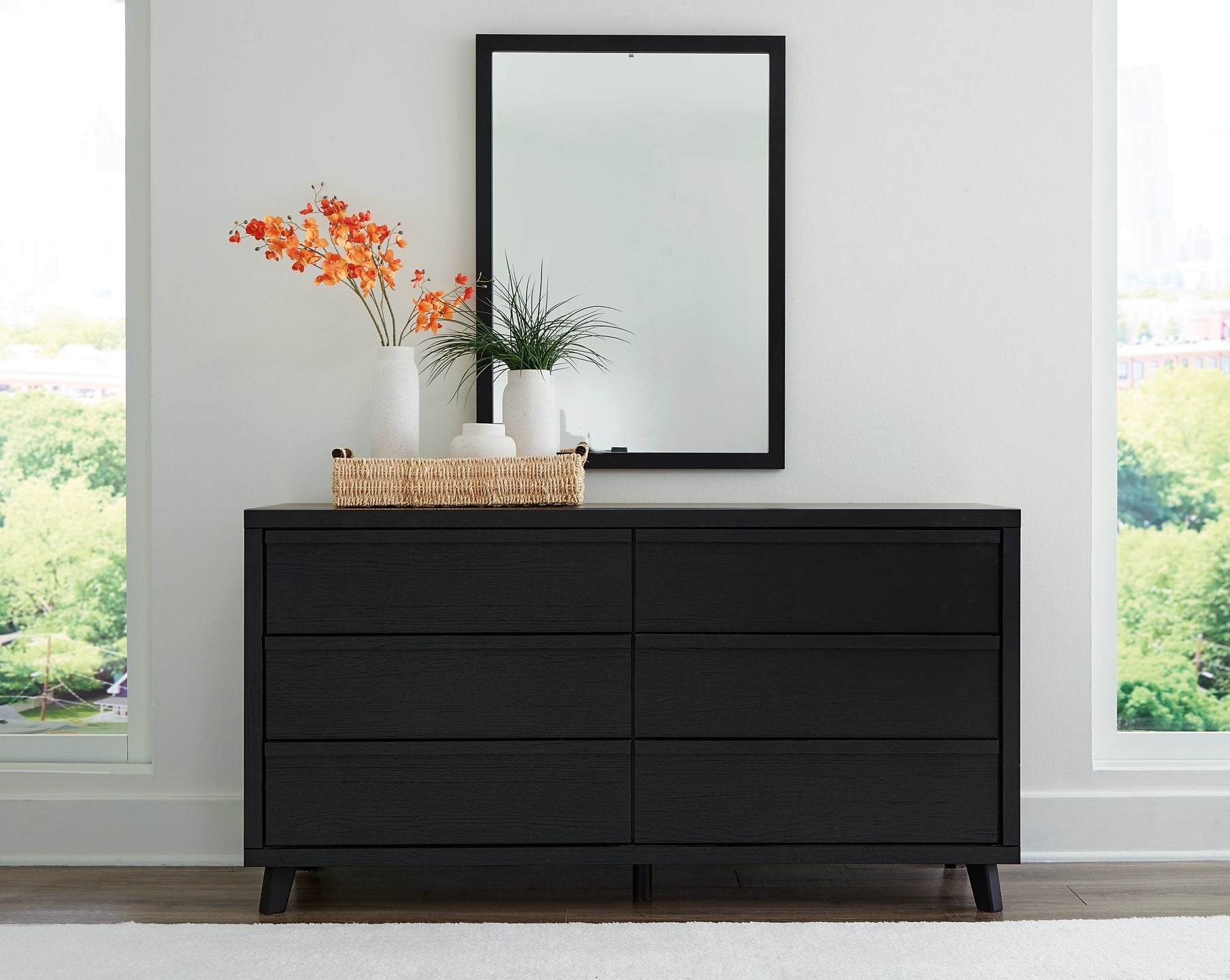 Danziar Queen Panel Bed with Mirrored Dresser and Chest Signature Design by Ashley®