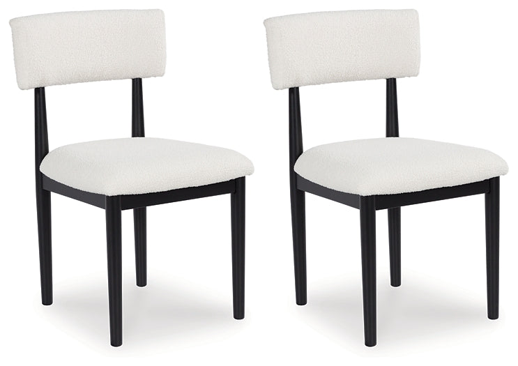 Xandrum Dining UPH Side Chair (2/CN) Signature Design by Ashley®