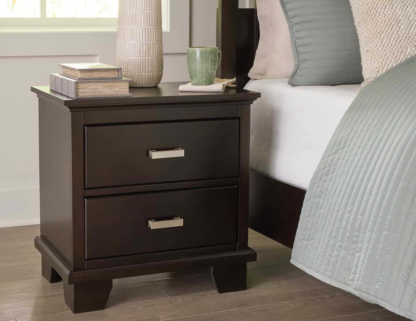 Covetown Twin Panel Bed with Mirrored Dresser and Nightstand Signature Design by Ashley®