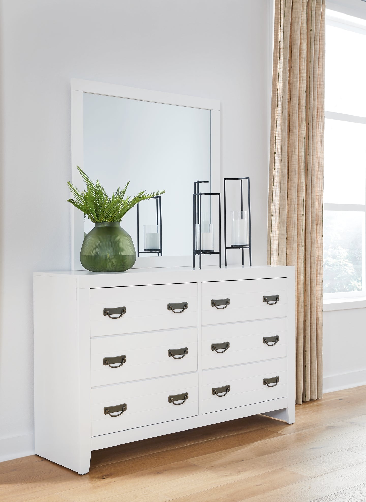 Binterglen Twin Panel Bed with Mirrored Dresser and Nightstand Signature Design by Ashley®