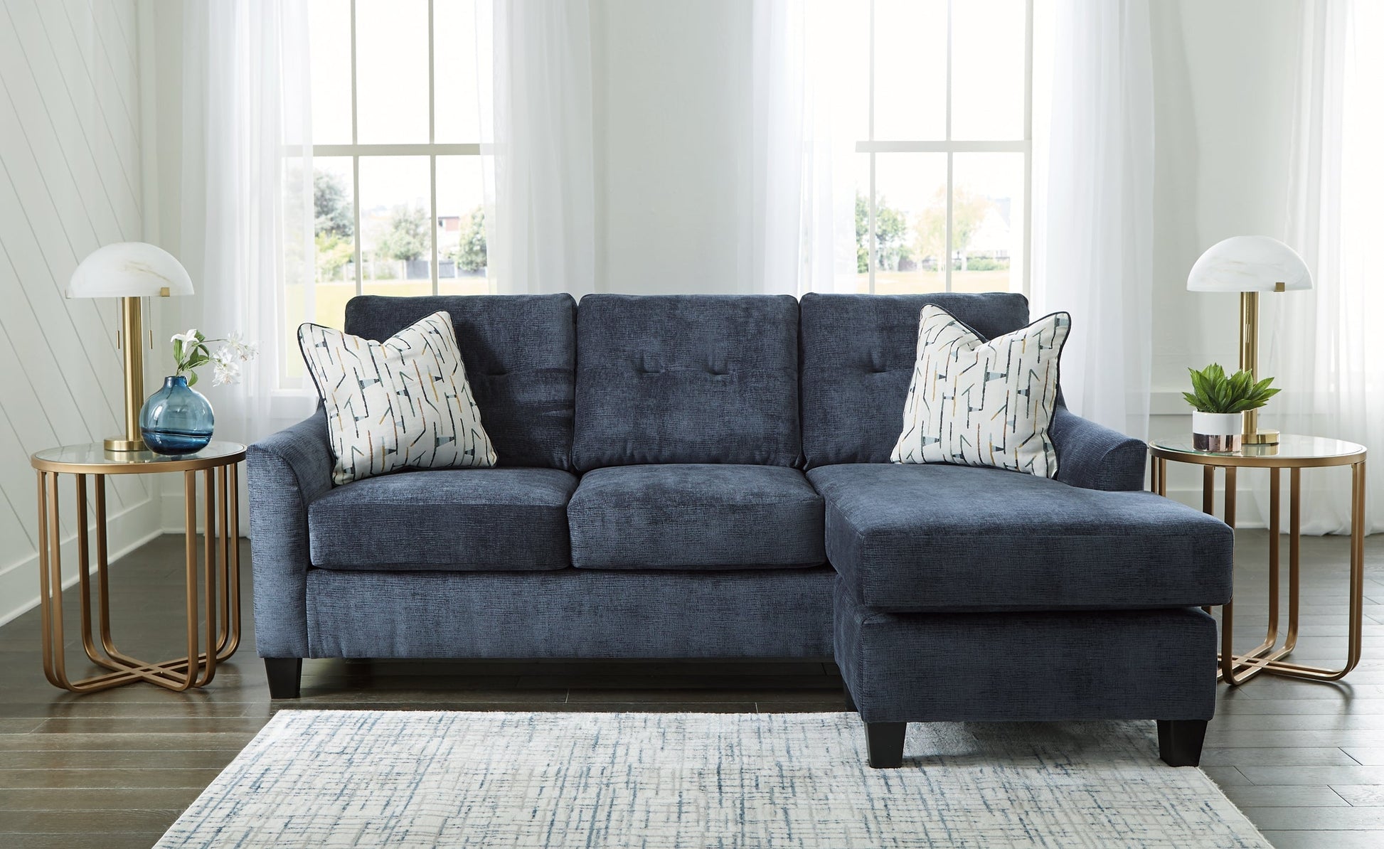 Amity Bay Sofa Chaise Benchcraft®