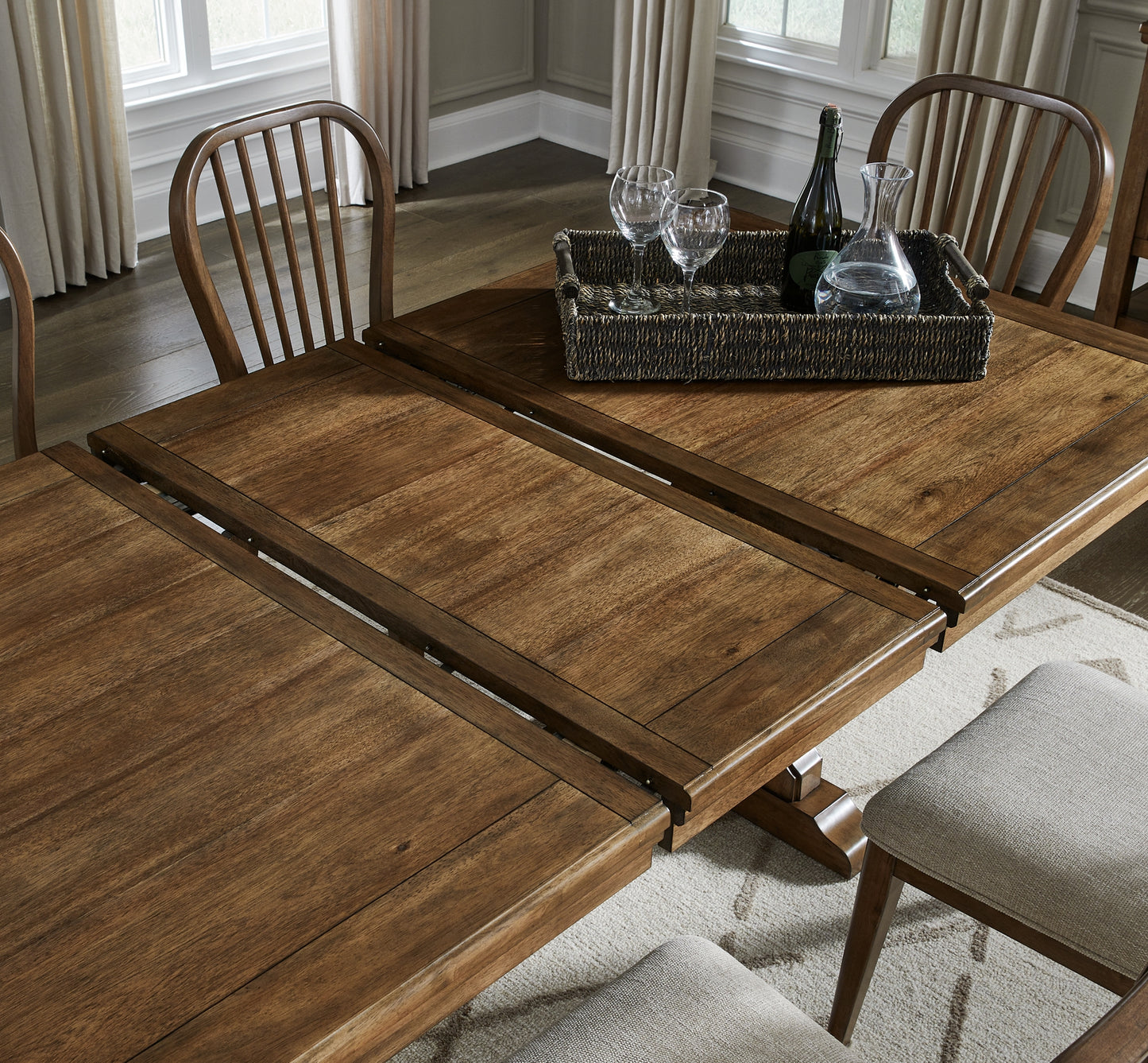 Sturlayne RECT Dining Room EXT Table Benchcraft®