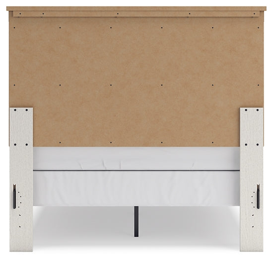 Linnocreek  Panel Bed Benchcraft®