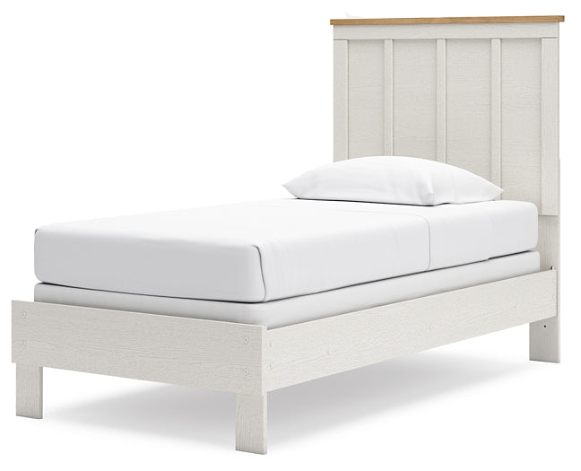 Linnocreek  Panel Bed Benchcraft®