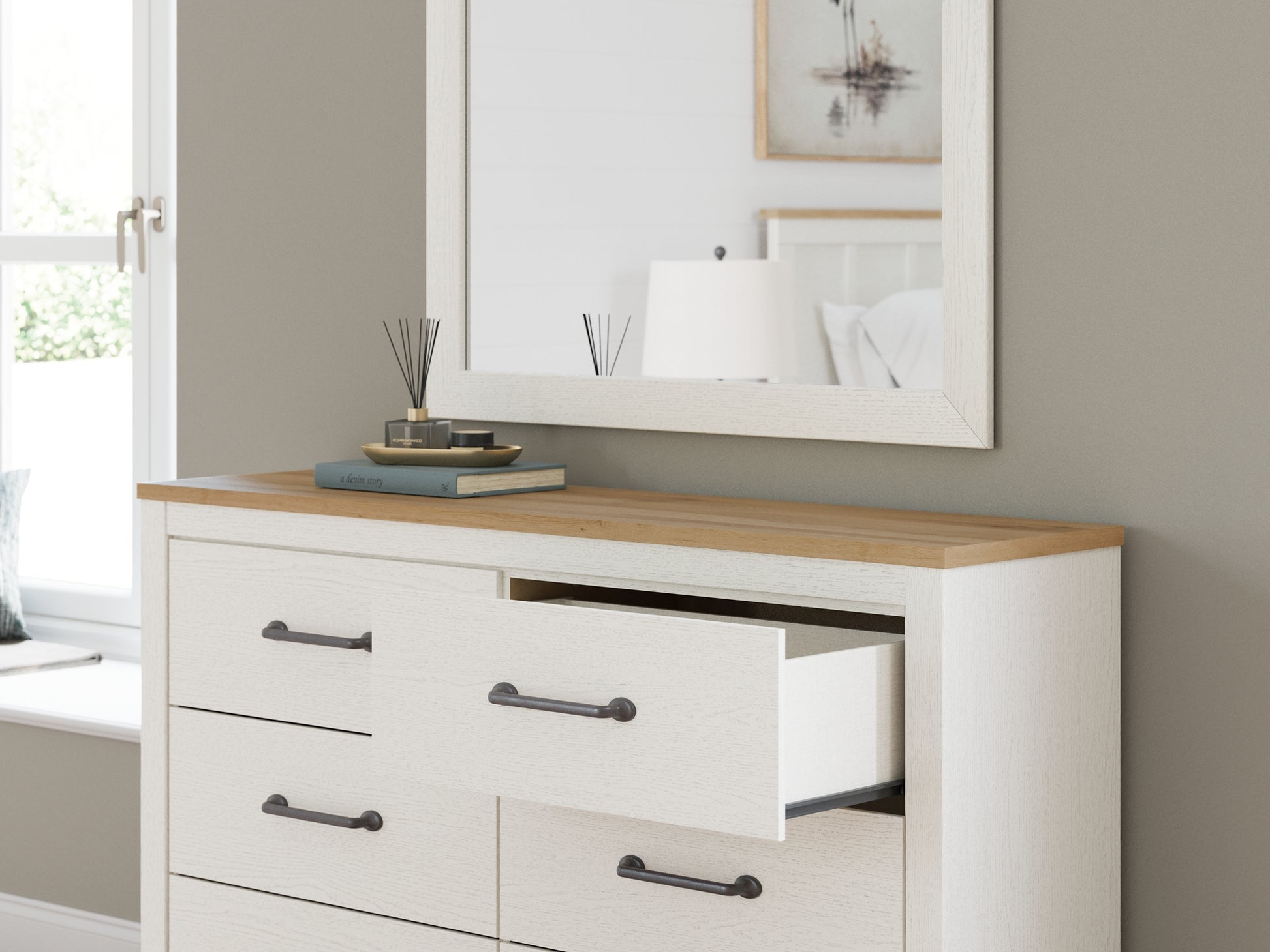 Linnocreek Dresser and Mirror Benchcraft®