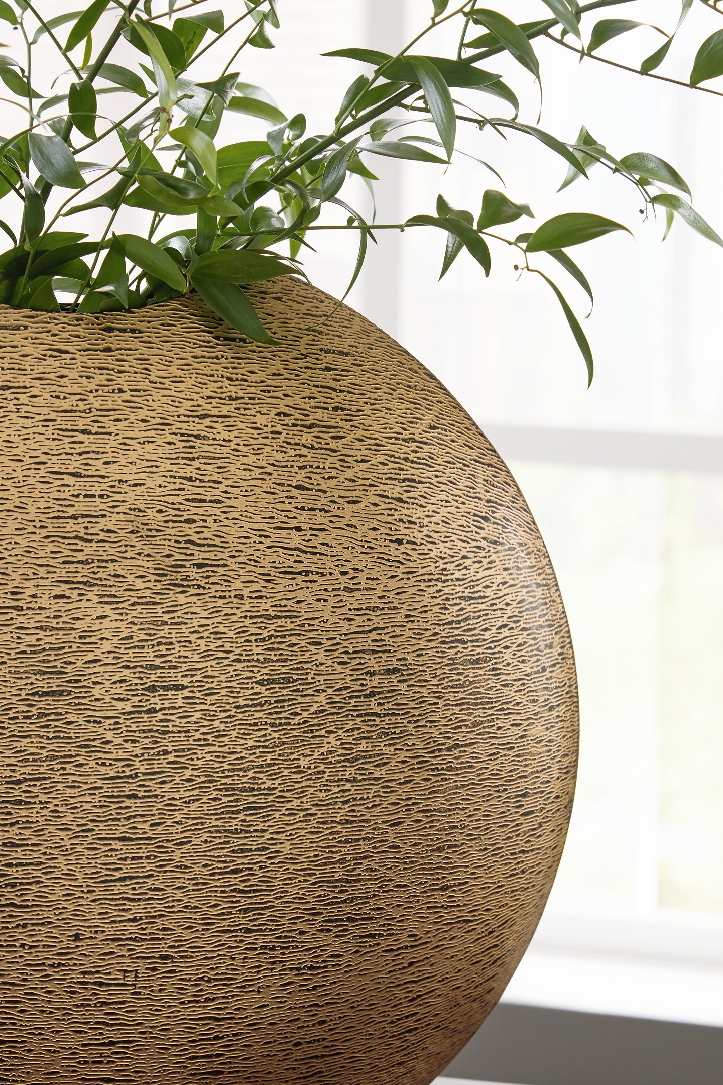 Iansboro Vase Signature Design by Ashley®