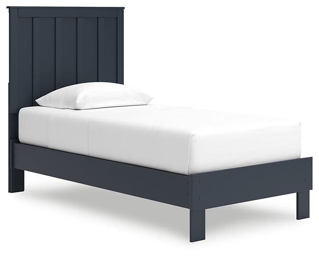 Simmenfort  Platform Bed Signature Design by Ashley®