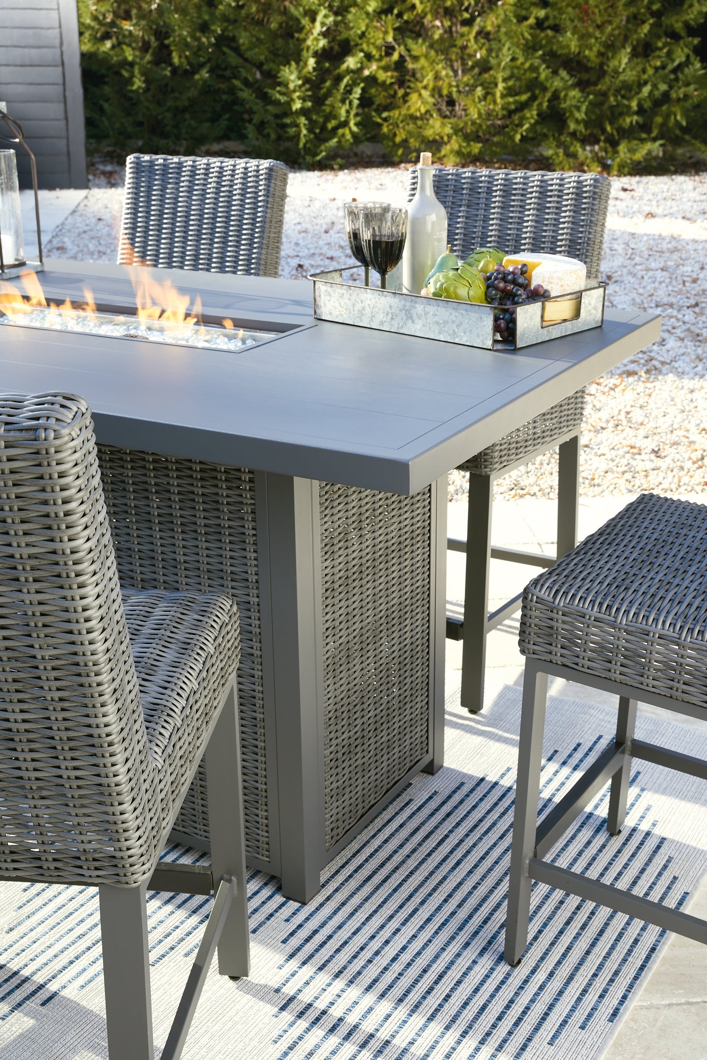 Palazzo Outdoor Bar Table and 6 Barstools Signature Design by Ashley®