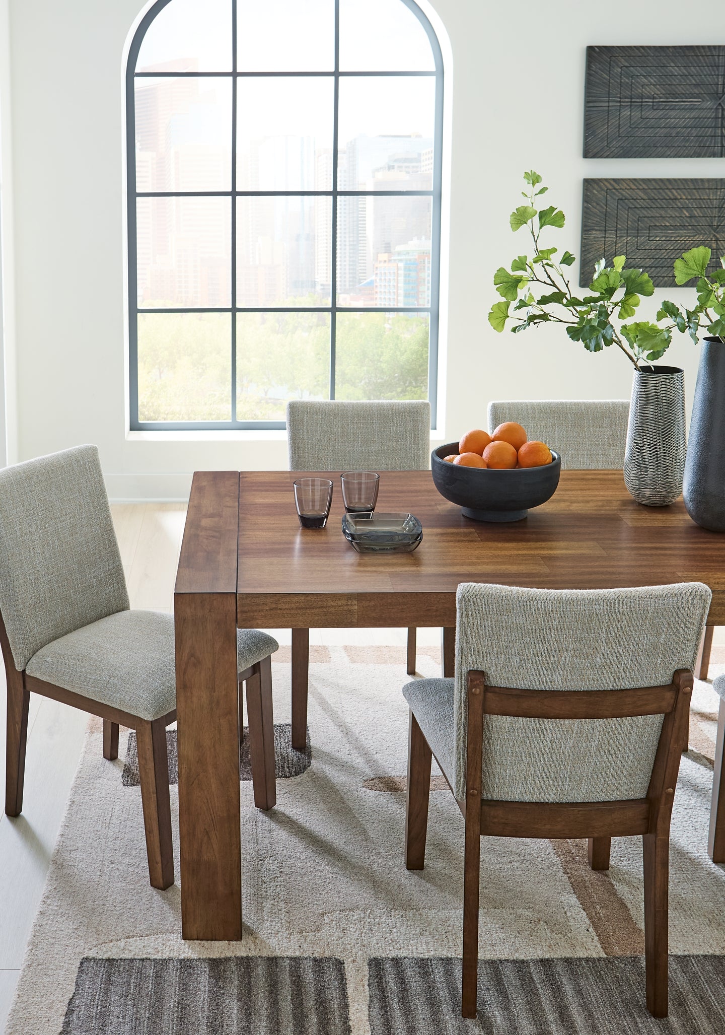 Kraeburn Dining Table and 4 Chairs Benchcraft®