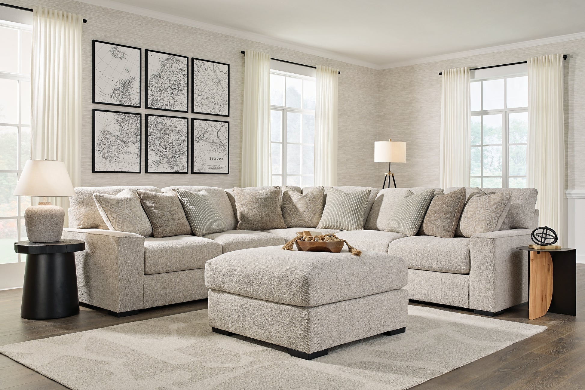 Ballyton 3-Piece Sectional with Ottoman Benchcraft®