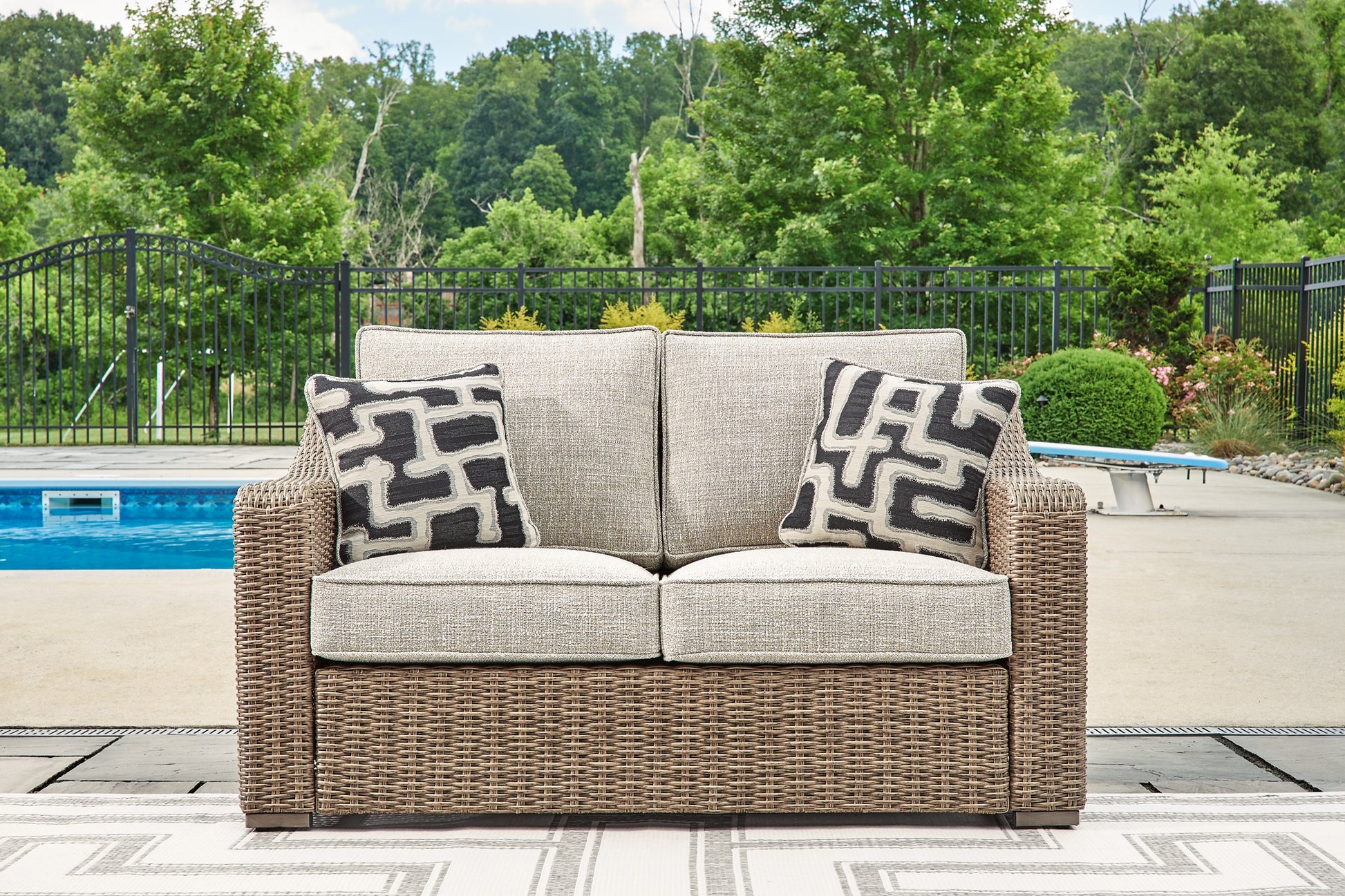 Beachcroft Loveseat w/Cushion Signature Design by Ashley®