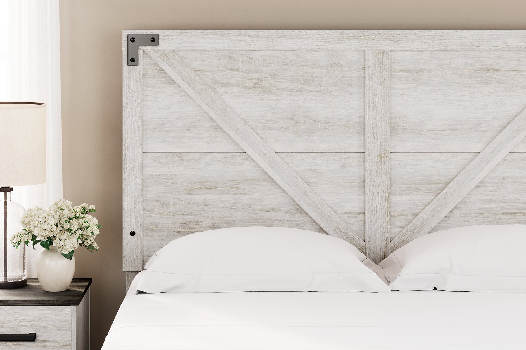 Shawburn Queen Panel Headboard with Dresser Signature Design by Ashley®