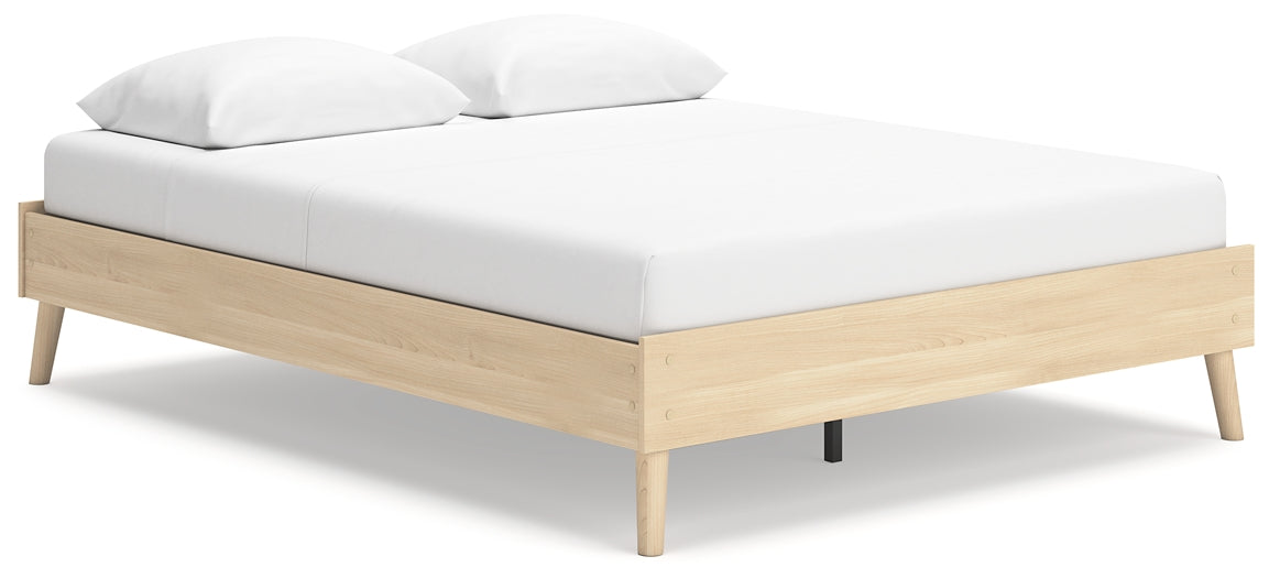 Cabinella Queen Platform Bed with Dresser Signature Design by Ashley®