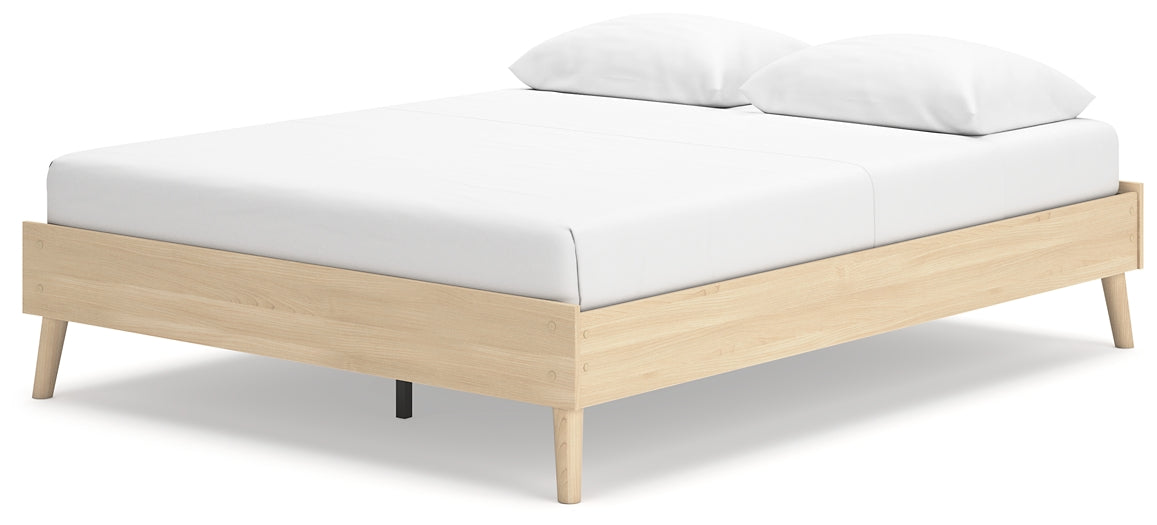 Cabinella Queen Platform Bed with Dresser Signature Design by Ashley®