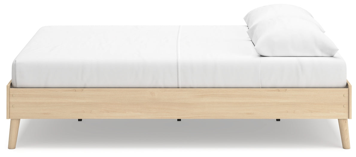 Cabinella Queen Platform Bed with Dresser Signature Design by Ashley®