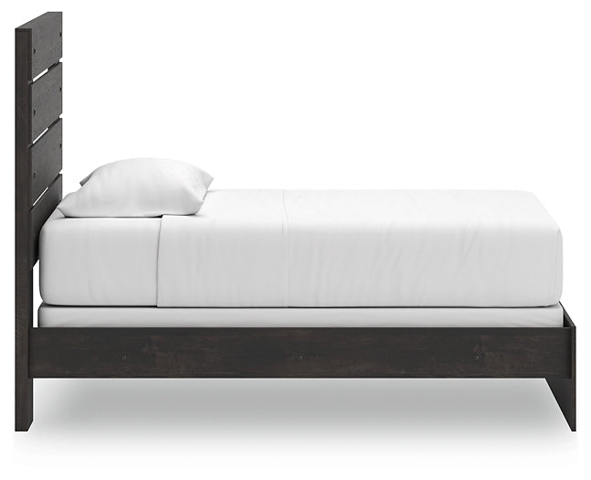 Hollivern  Panel Bed Signature Design by Ashley®