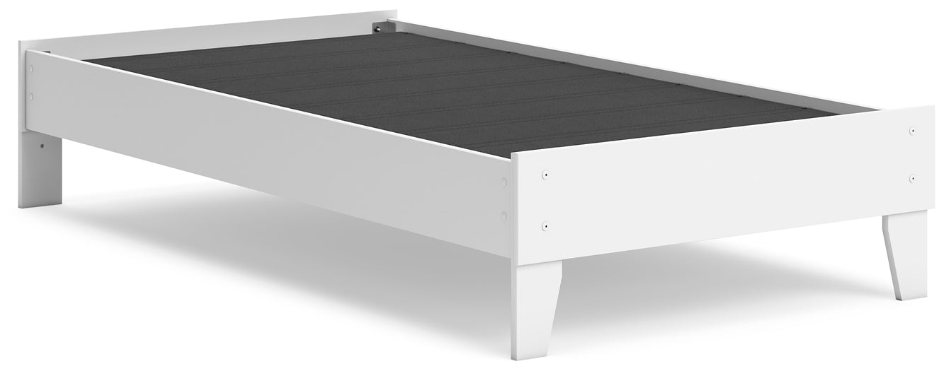 Hallityn Twin Platform Bed with Dresser and Nightstand Signature Design by Ashley®