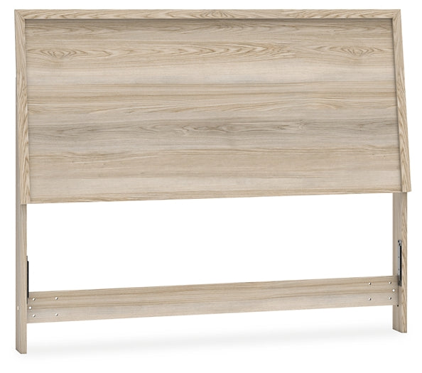 Hasbrick Queen Panel Headboard with Mirrored Dresser and Nightstand Signature Design by Ashley®