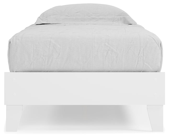 Piperton Twin Platform Bed with Dresser Signature Design by Ashley®