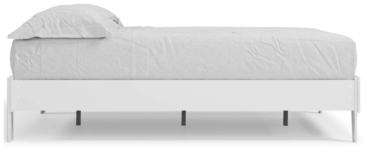 Piperton Queen Platform Bed with Dresser Signature Design by Ashley®