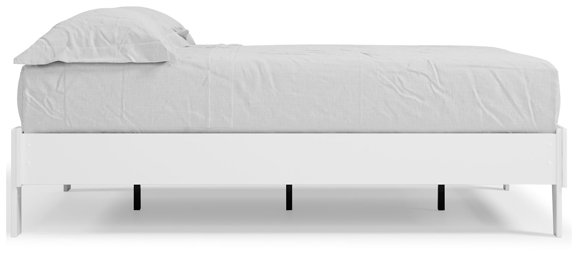 Piperton Full Platform Bed with Dresser Signature Design by Ashley®