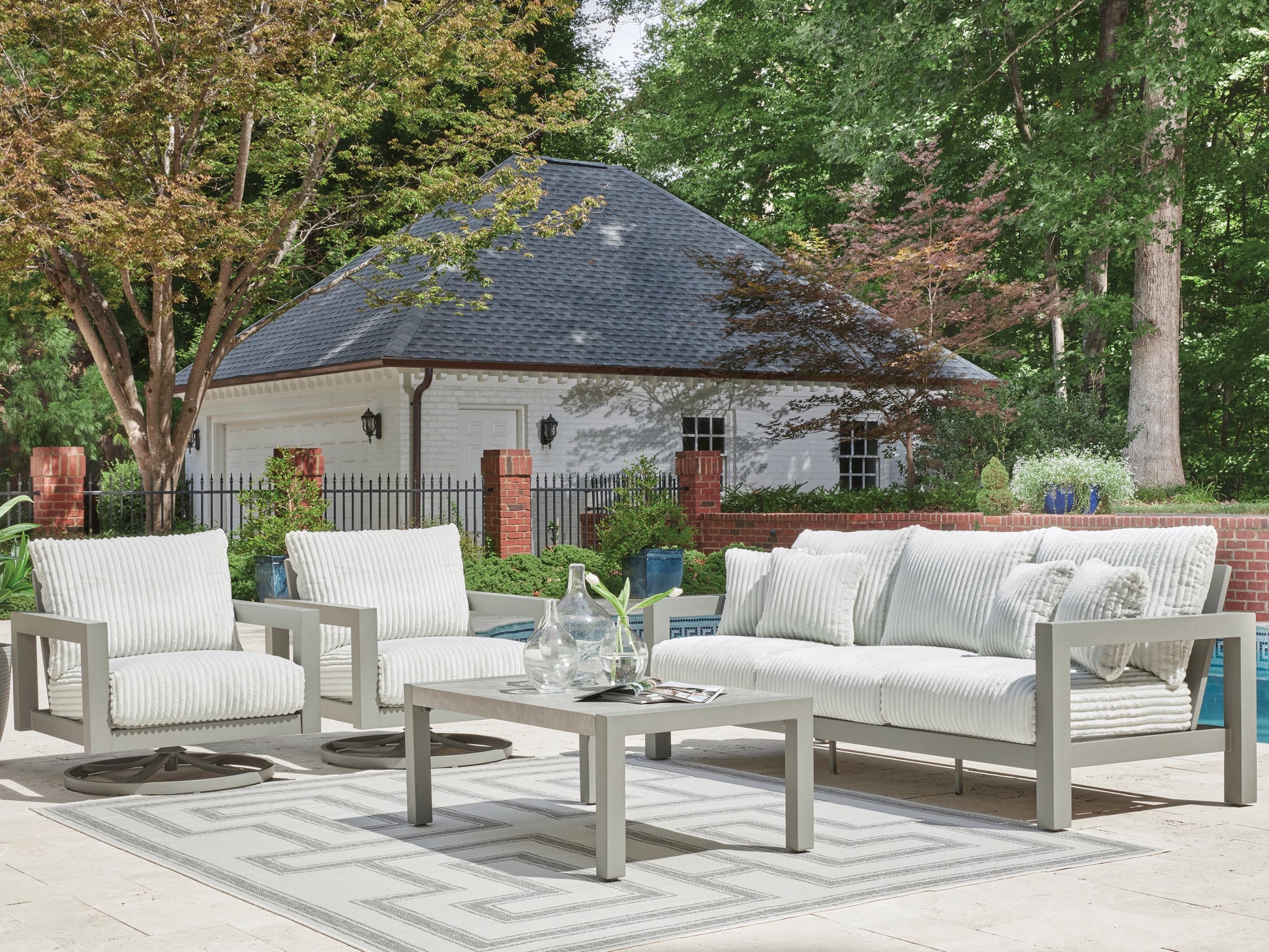 Hurley Park Outdoor Sofa and 2 Chairs with Coffee Table Signature Design by Ashley®