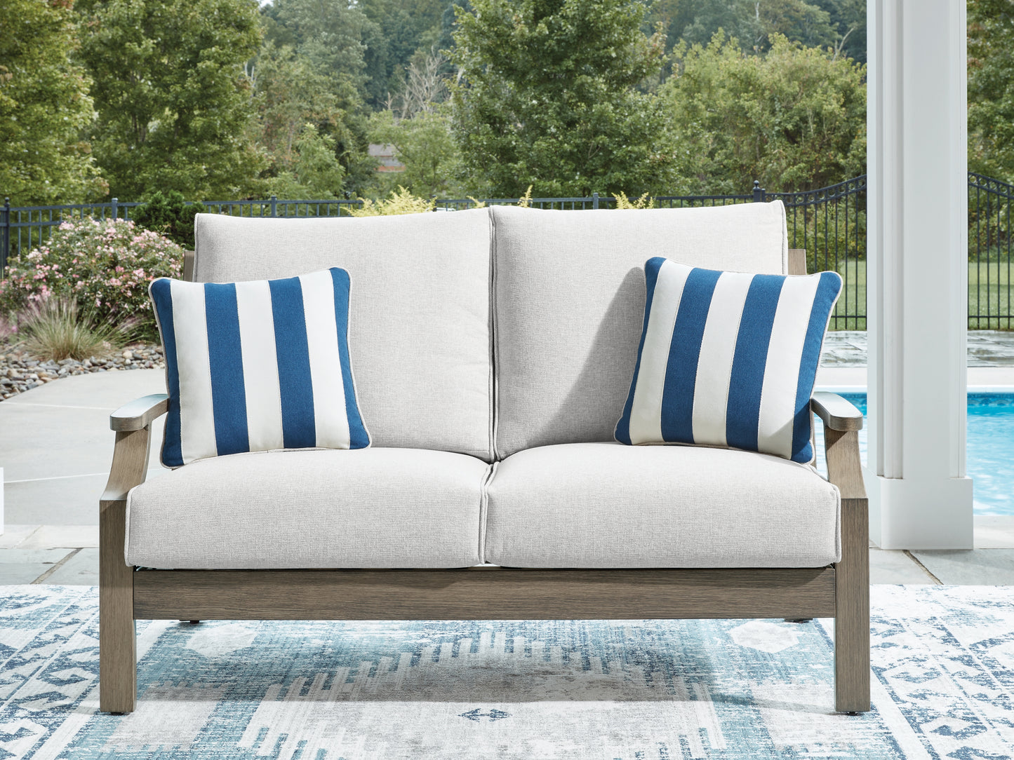 Rainier Ranch Loveseat w/Cushion Signature Design by Ashley®