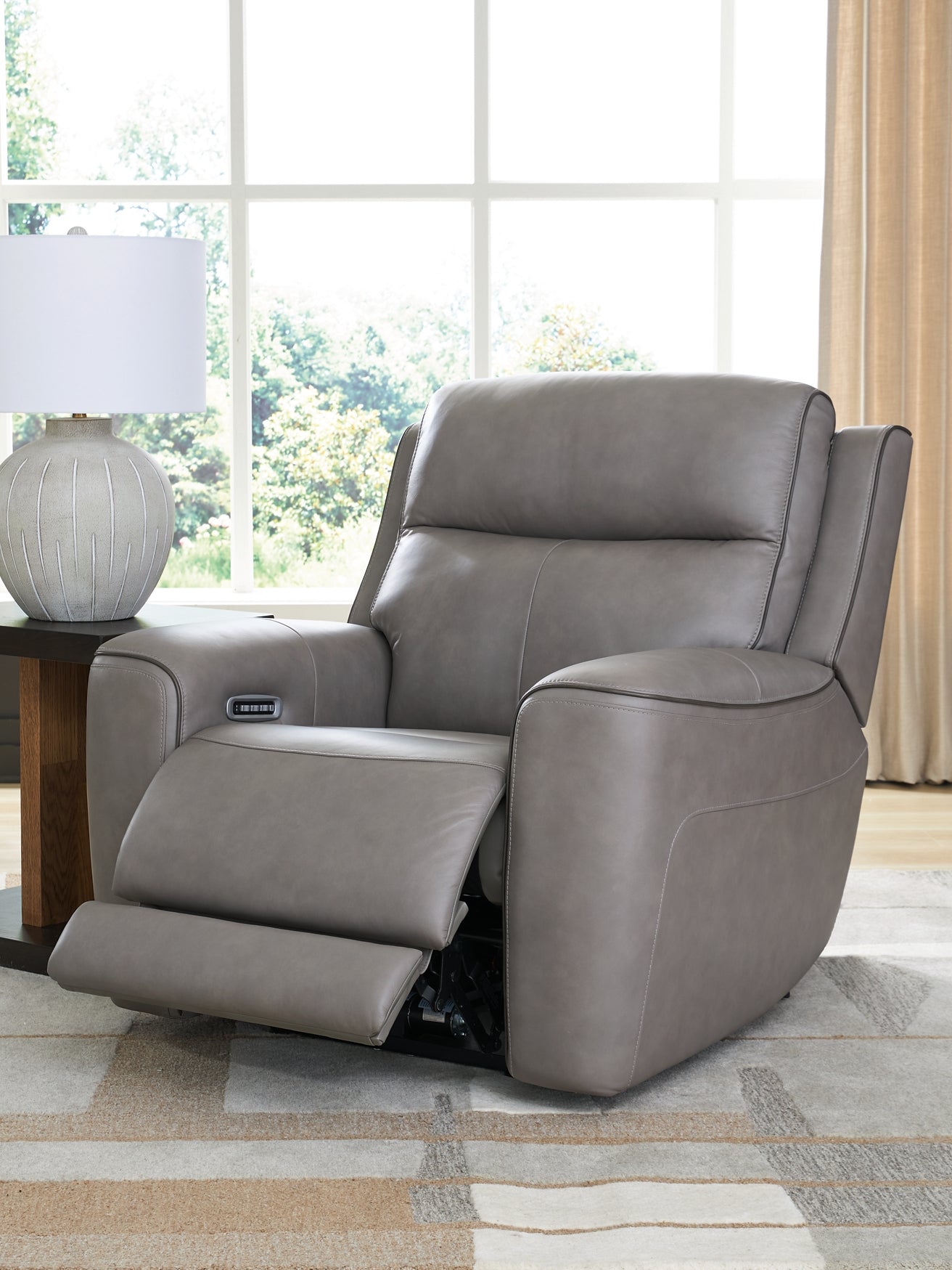 5Z-Comfort PWR Recliner/ADJ Headrest Signature Design by Ashley®