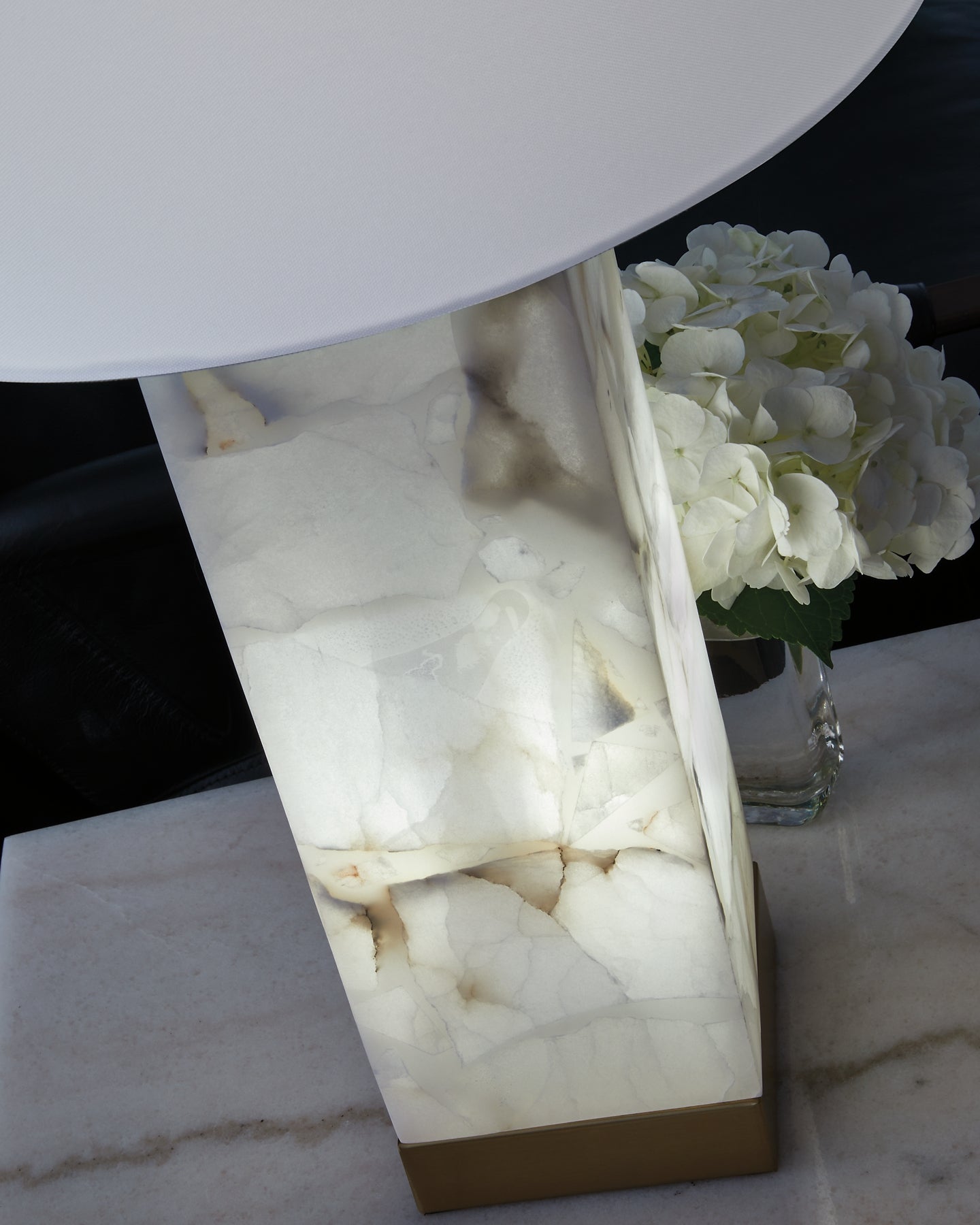 Linderfield Alabaster Table Lamp (1/CN) Signature Design by Ashley®