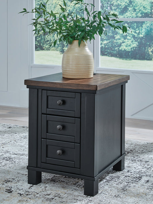 Wildenauer Chair Side End Table Signature Design by Ashley®
