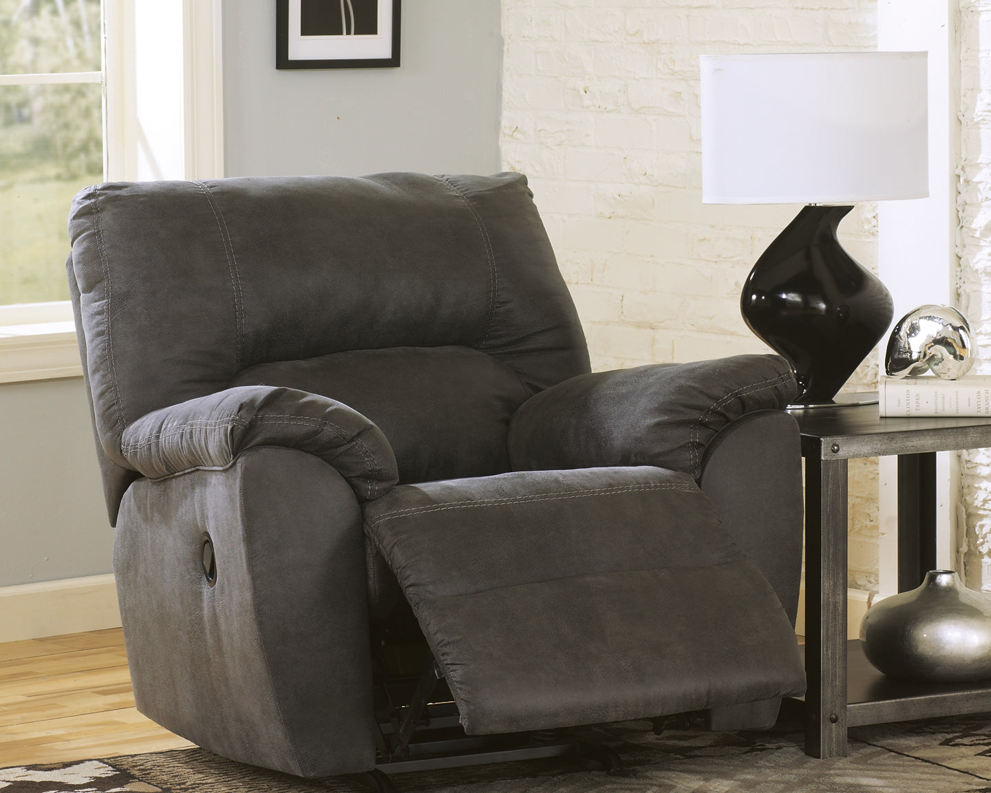 Tambo Rocker Recliner Signature Design by Ashley®