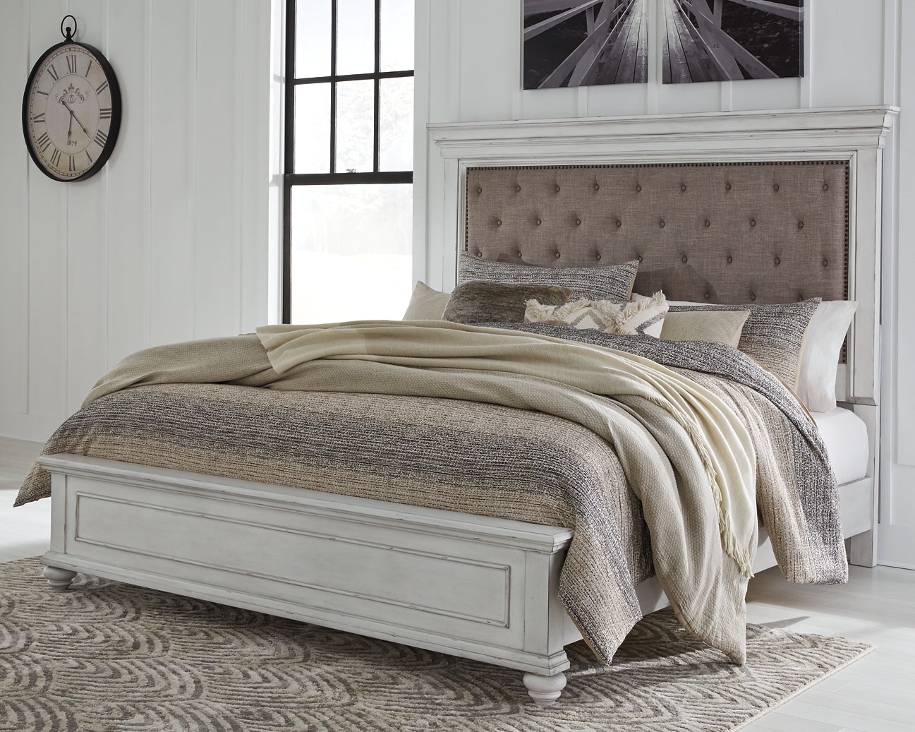 Kanwyn Queen Panel Bed Benchcraft®