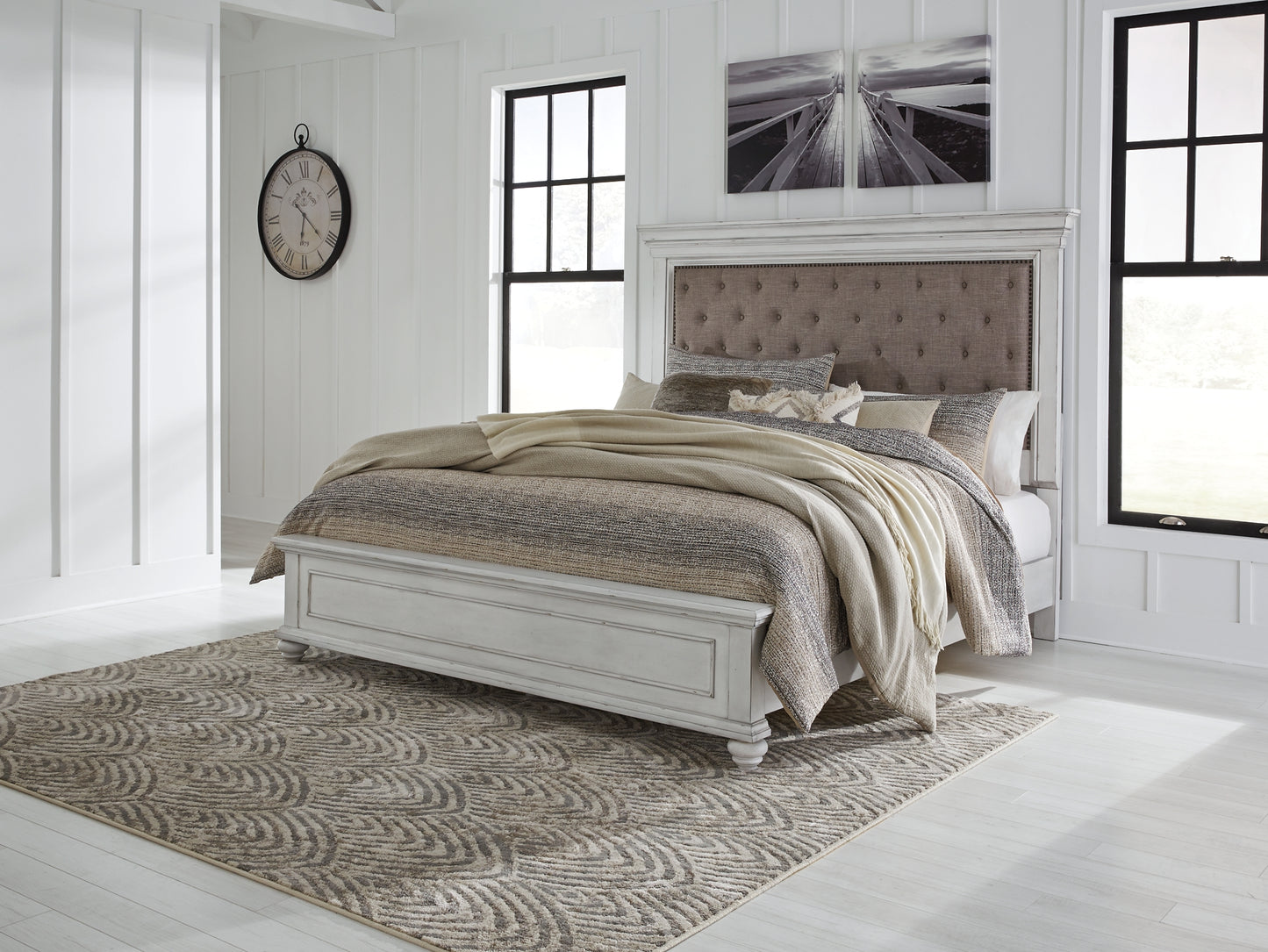 Kanwyn Queen Panel Bed Benchcraft®